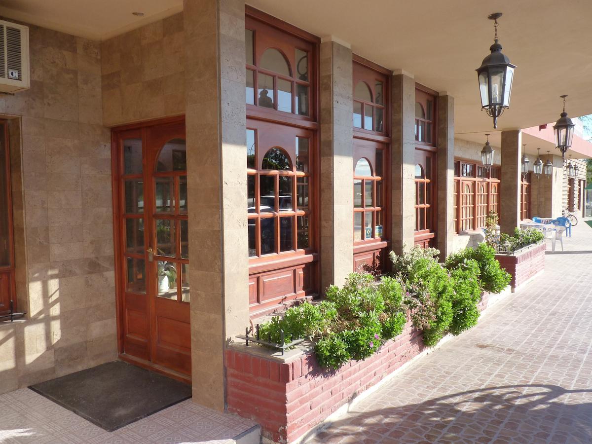 Hotel Quelu Leufu Río Colorado Exteriör bild